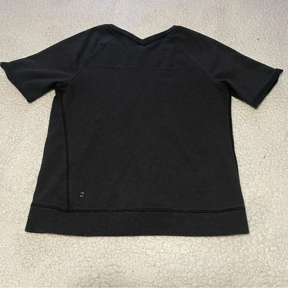 Lululemon scene top size 4 charcoal - Picture 7 of 9